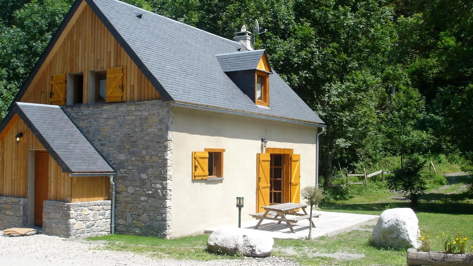 Le Clos De La Bergerie By Camilodge Aragnouet 0*,  France