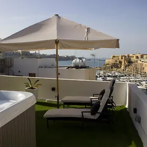 https://bebirgu-palazzino-luxury-2.hotelssaintjulians.com